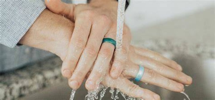 Can hand sanitizer ruin rings?