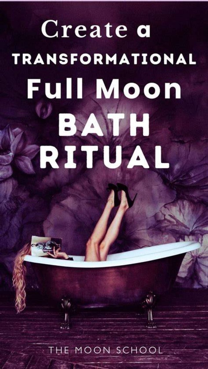 What does Moon bathing mean?