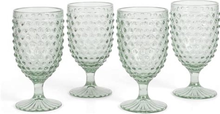 What is hobnail glass?