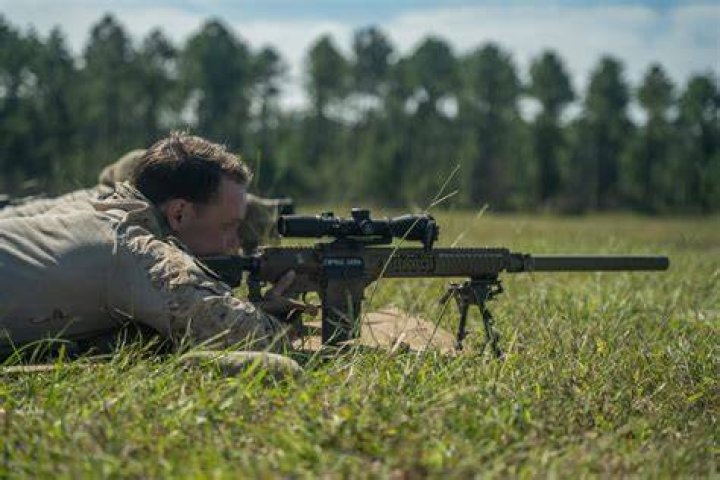 What rifle do Marine Raiders use?
