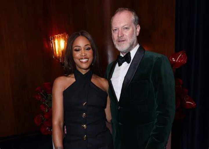 Who is Eve net worth?