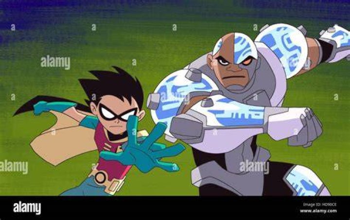 Who is stronger robin or Cyborg?
